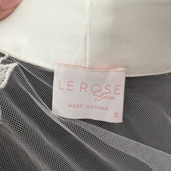 Le rose stories GRACE PEARL BEADED ROBE w/SLIP - Picture 14 of 14